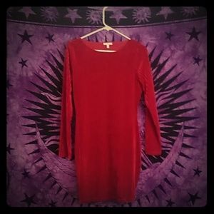 Ribbed red dress